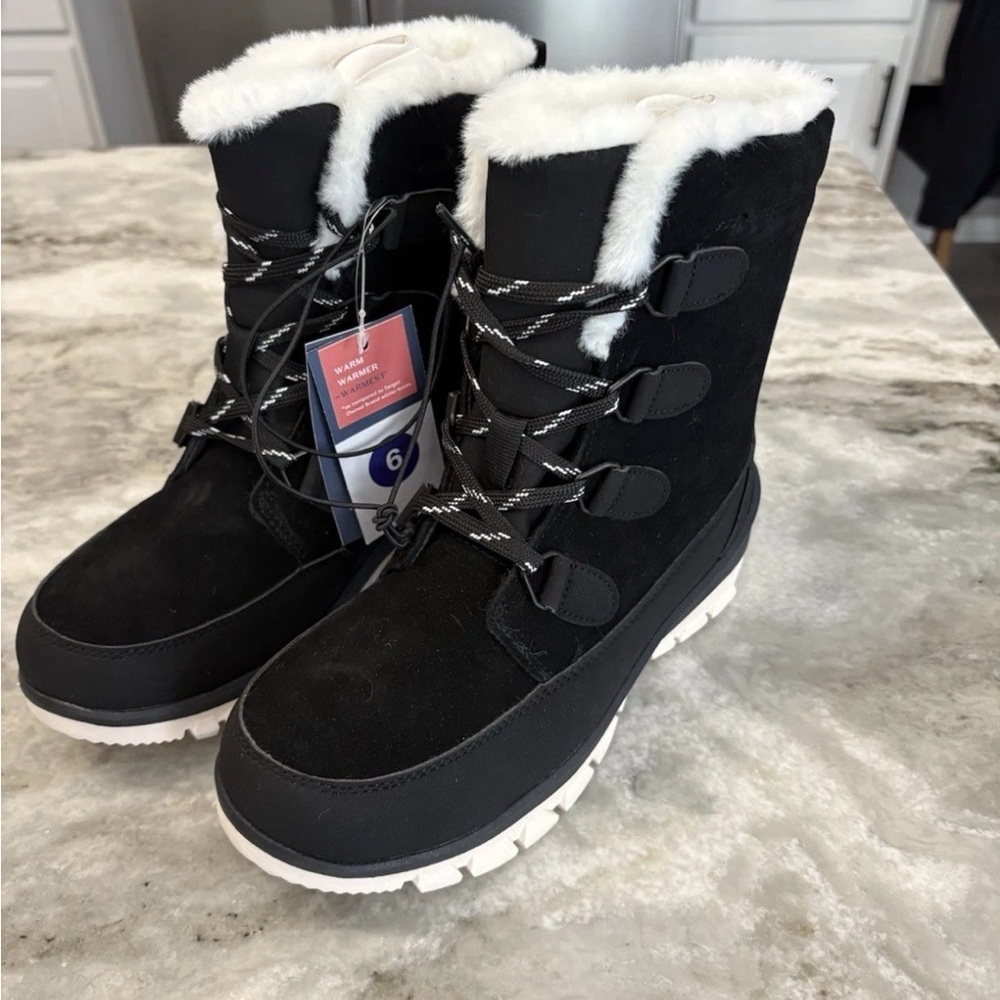 NWT Women’s Universal Thread Corie Memory Foam Boots, Size 6, Black, faux fur
